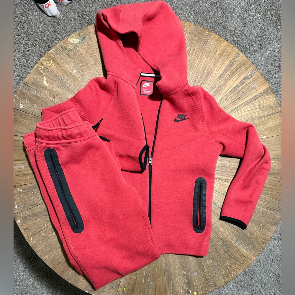 Nike tech - sold as set
